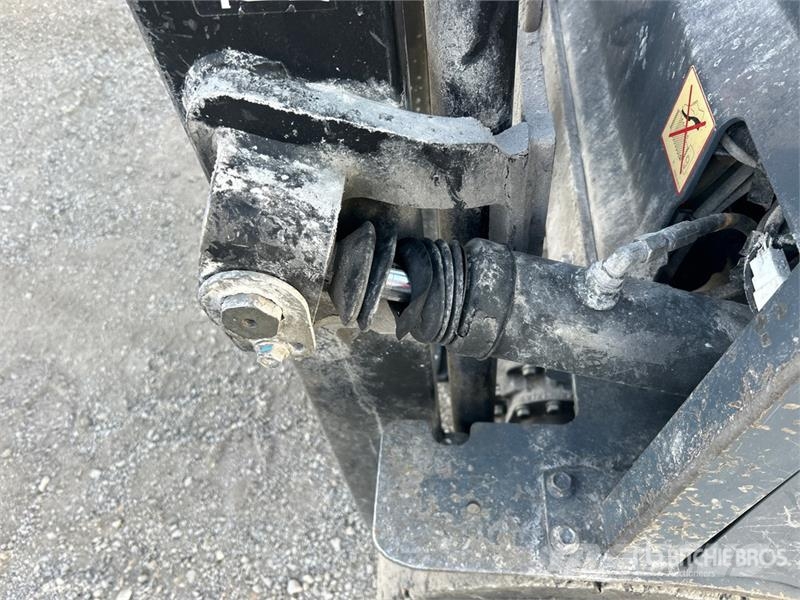 Toyota 8FBCU25 電動堆高機