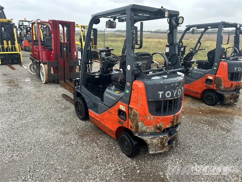 Toyota 8FGCU20 4000 lb Cushion Tire Forklift Övriga motviktstruckar