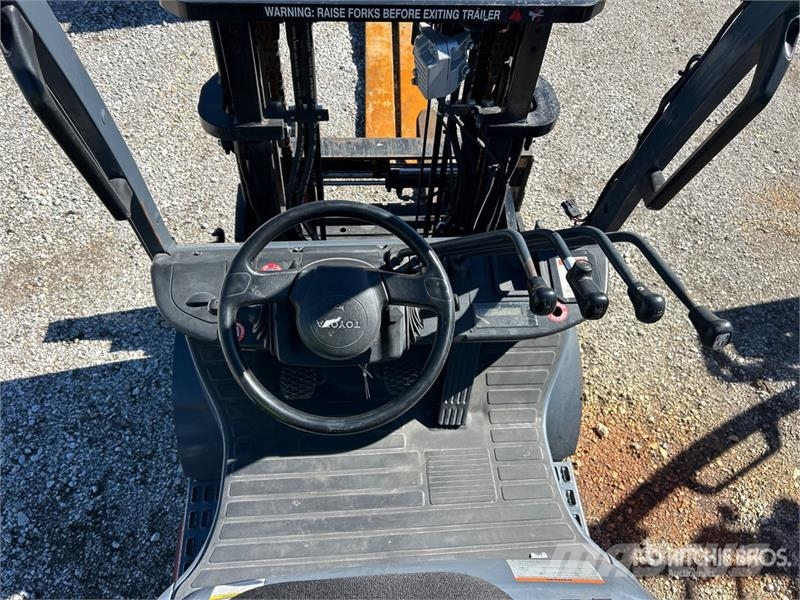 Toyota 8FGCU20 4000 lb Cushion Tire Forklift Övriga motviktstruckar
