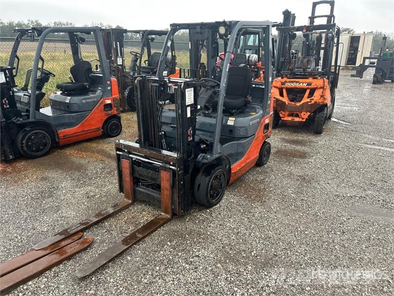 Toyota 8FGCU20 4000 lb Cushion Tire Forklift Övriga motviktstruckar