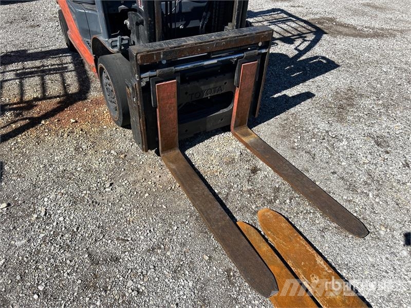 Toyota 8FGCU20 4000 lb Cushion Tire Forklift Övriga motviktstruckar
