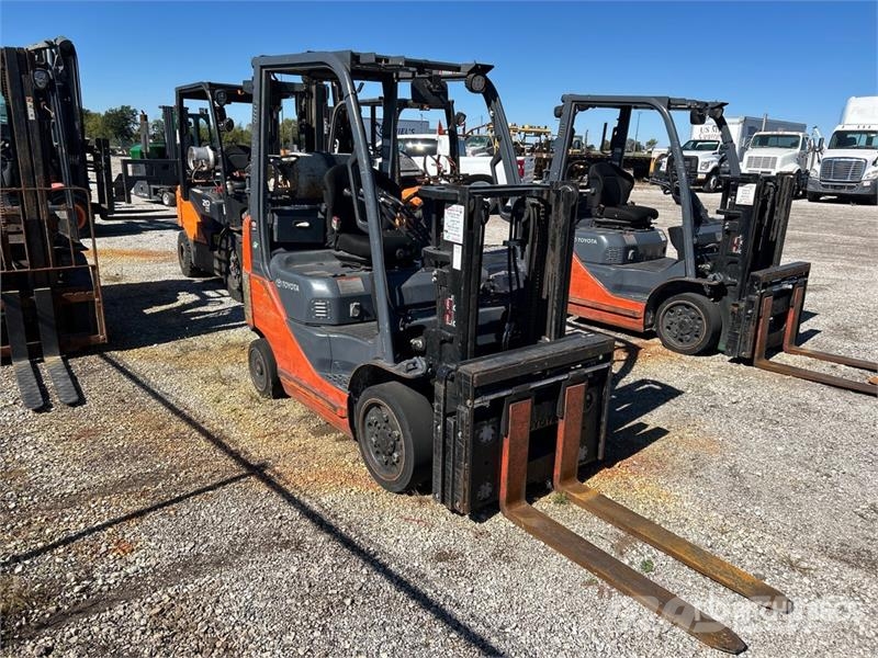 Toyota 8FGCU20 4000 lb Cushion Tire Forklift Övriga motviktstruckar