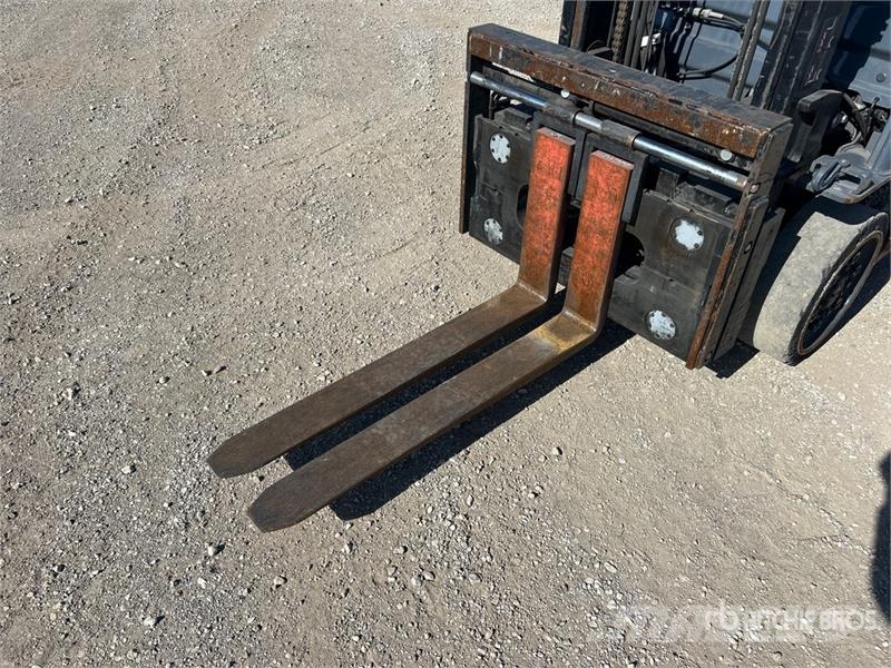Toyota 8FGCU20 4000 lb Cushion Tire Forklift Gaffeltrucks - andre