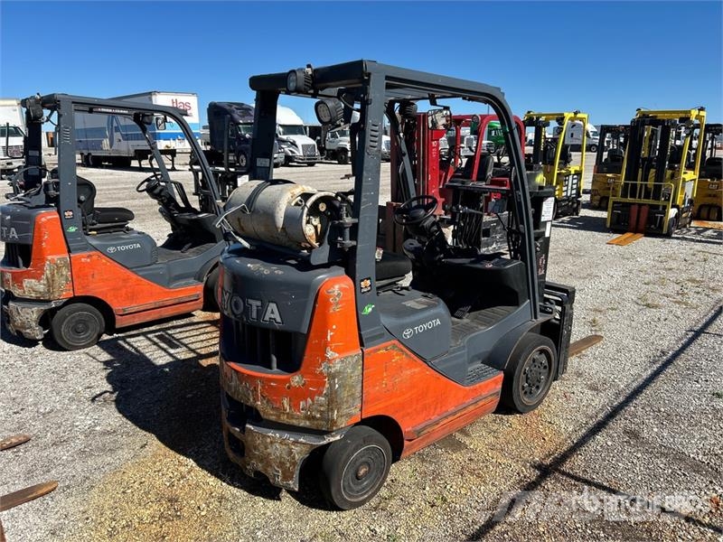 Toyota 8FGCU20 4000 lb Cushion Tire Forklift Övriga motviktstruckar