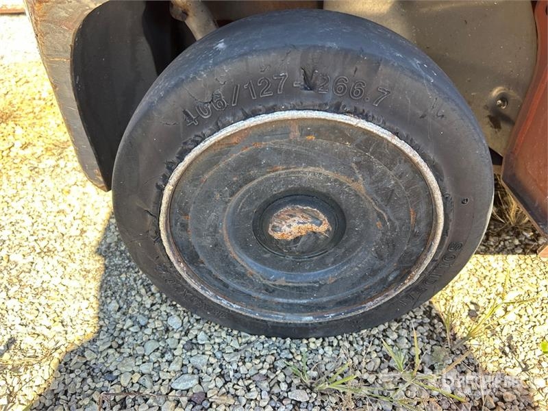 Toyota 8FGCU20 4000 lb Cushion Tire Forklift Övriga motviktstruckar