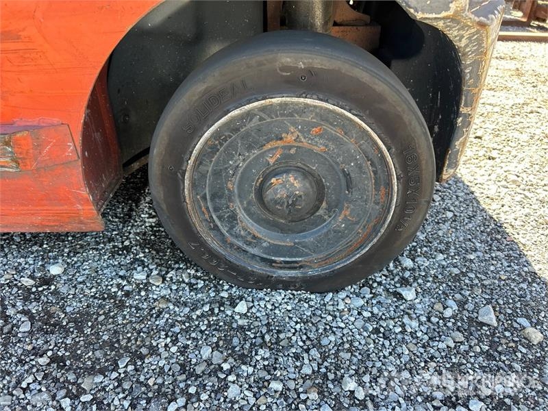 Toyota 8FGCU20 4000 lb Cushion Tire Forklift Övriga motviktstruckar