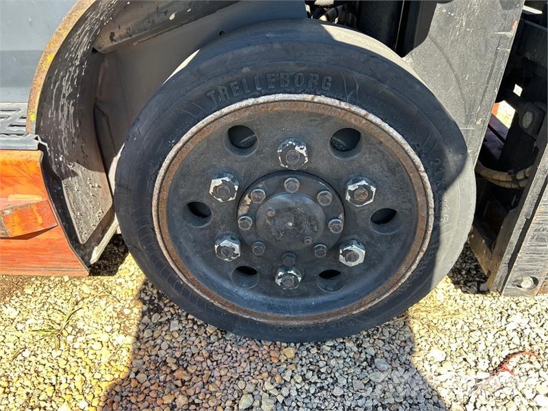 Toyota 8FGCU20 4000 lb Cushion Tire Forklift Övriga motviktstruckar