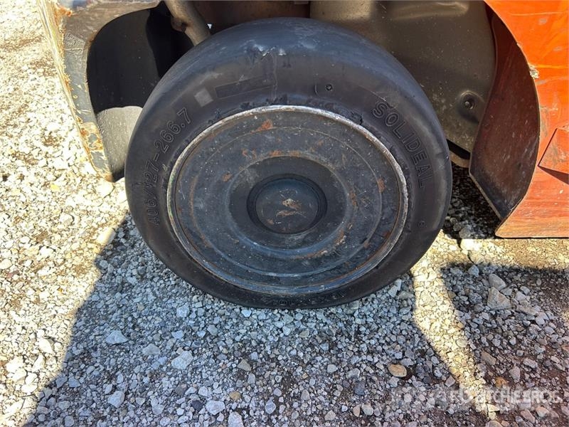 Toyota 8FGCU20 4000 lb Cushion Tire Forklift Övriga motviktstruckar