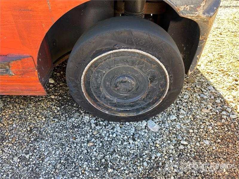 Toyota 8FGCU20 4000 lb Cushion Tire Forklift Övriga motviktstruckar