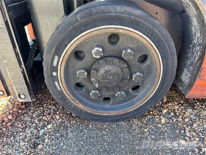 Toyota 8FGCU20 4000 lb Cushion Tire Forklift Övriga motviktstruckar