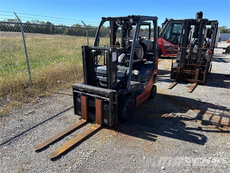 Toyota 8FGCU20 4000 lb Cushion Tire Forklift Övriga motviktstruckar
