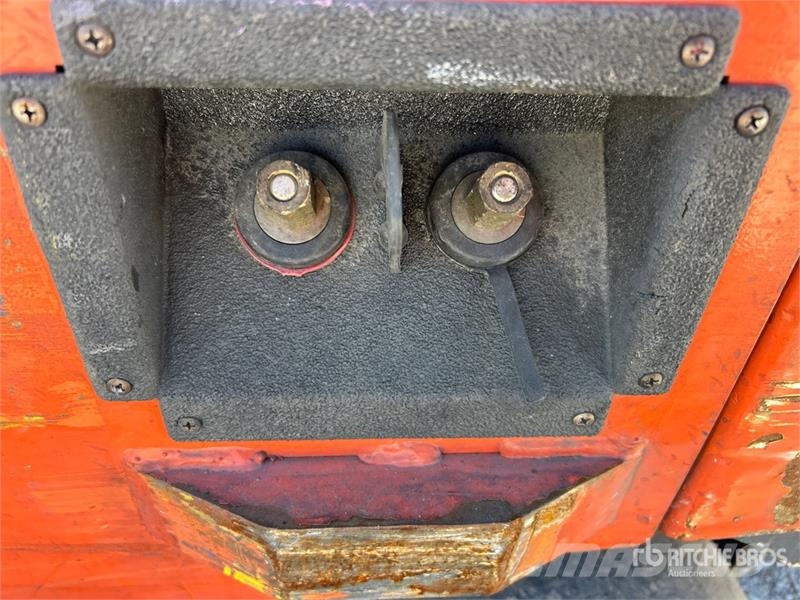 Toyota 8FGCU20 4000 lb Cushion Tire Forklift Gaffeltrucks - andre