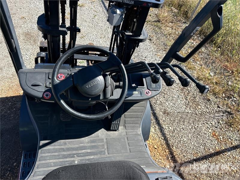 Toyota 8FGCU20 4000 lb Cushion Tire Forklift Övriga motviktstruckar
