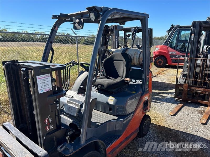 Toyota 8FGCU20 4000 lb Cushion Tire Forklift Övriga motviktstruckar