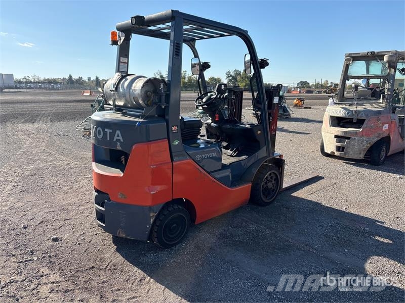 Toyota 8FGCU25 4700 lb Forklift Autokrāvēji - citi