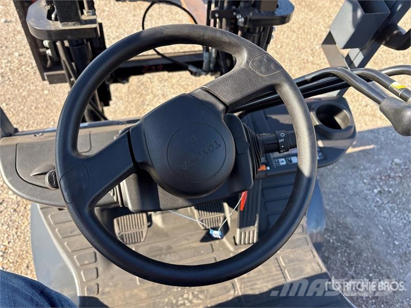 Toyota 8FGCU25 4700 lb Forklift Autokrāvēji - citi