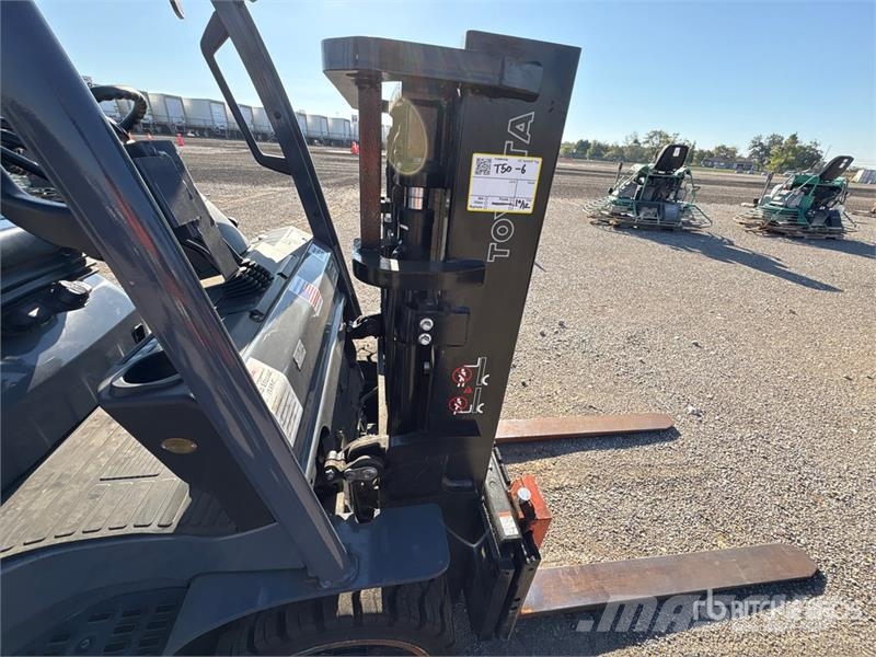 Toyota 8FGCU25 4700 lb Forklift Autokrāvēji - citi