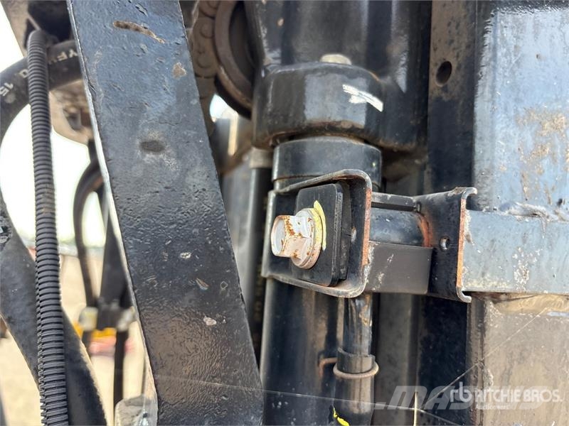 Toyota 8FGU25 6000 lb Pneumatic Tire Forklift Kahveltõstukid - muud