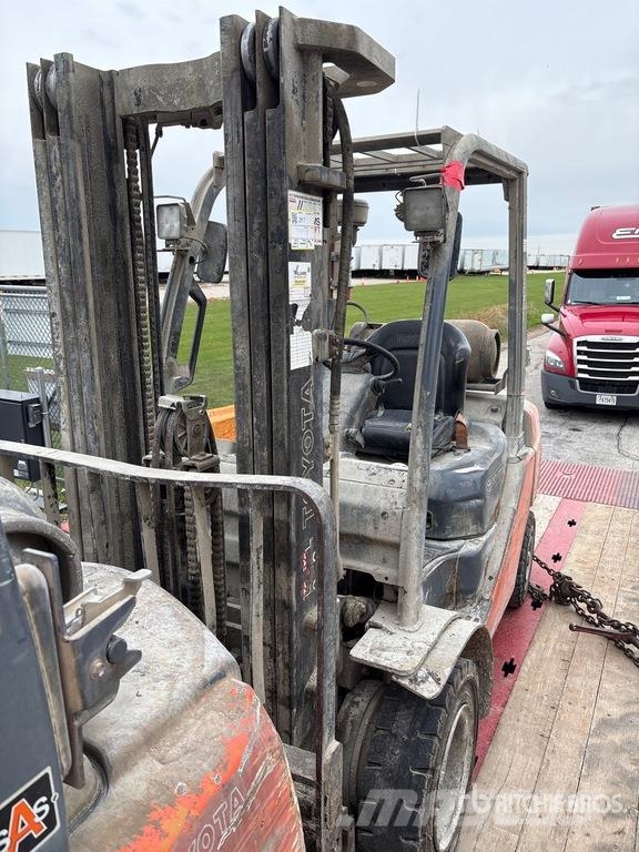 Toyota 8FGU25 Forklift شاحنات ذات رافعات شوكية - أخرى