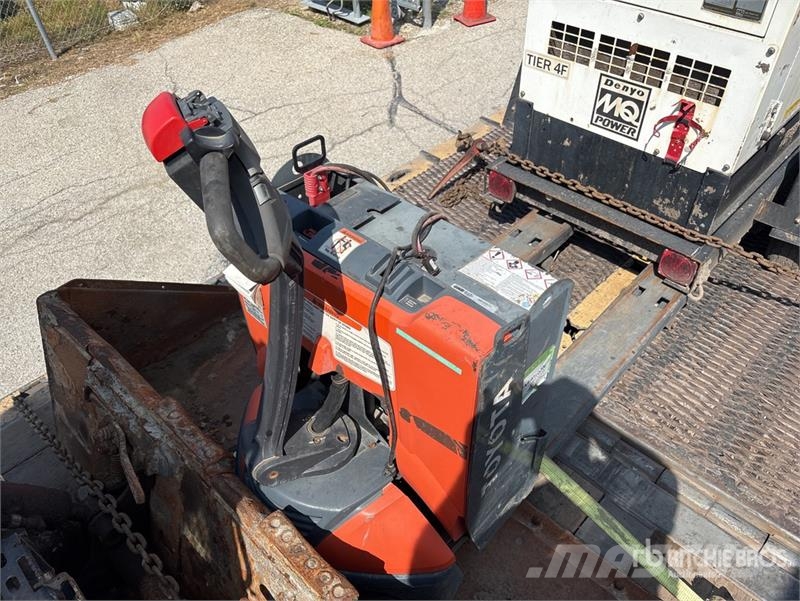 Toyota 8HBW23-56468 Pallet Jack ハンドパレットトラック