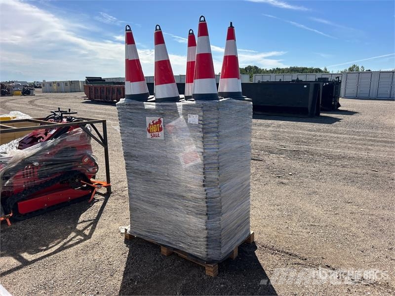 Traffic Cones (Unused) Buldožerji za polaganje cevi