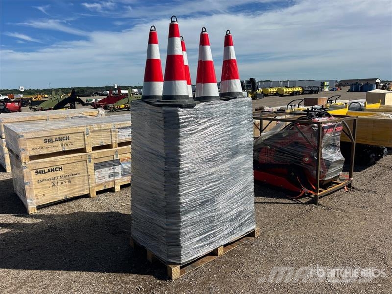 Traffic Cones (Unused) Buldožerji za polaganje cevi