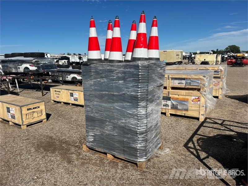 Traffic Cones (Unused) Buldožerji za polaganje cevi