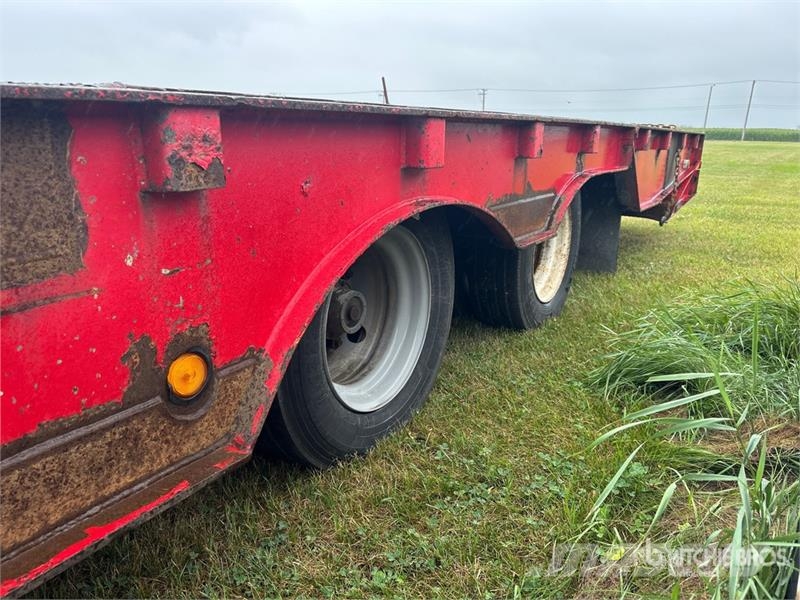 Trail-Eze DHT8048 48 ft T/A Hydraulic Tail Trailer Tieflader