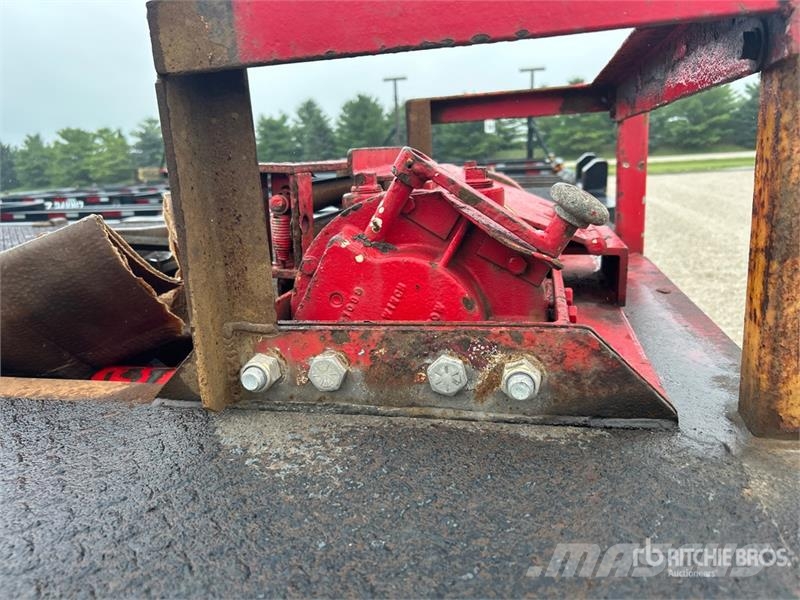 Trail-Eze DHT8048 48 ft T/A Hydraulic Tail Trailer Tieflader
