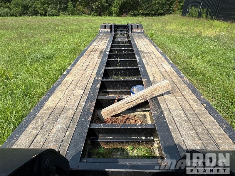 Trail King TK70HG-452 35 ton T/A Removable Gooseneck Lowboy T Low loaders