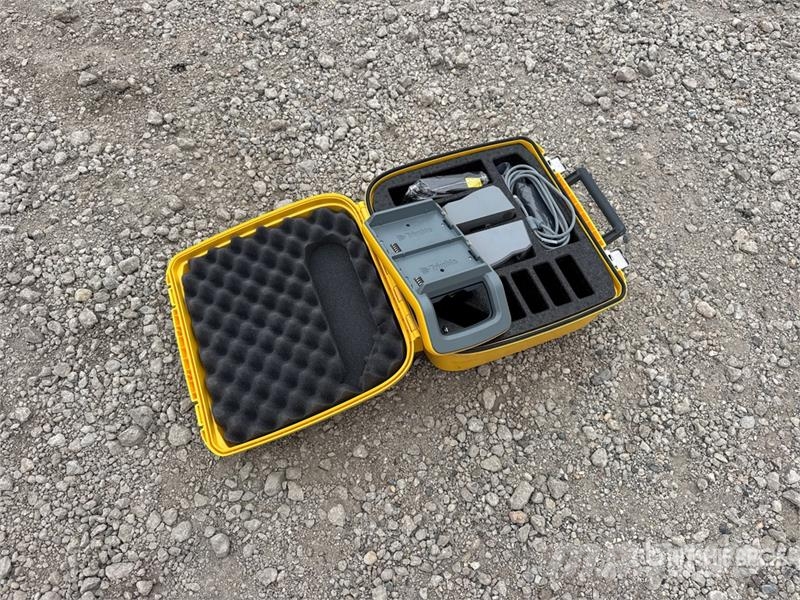Trimble Multi Battery Adapter Műszerek, mérő és automatizáló berendezések