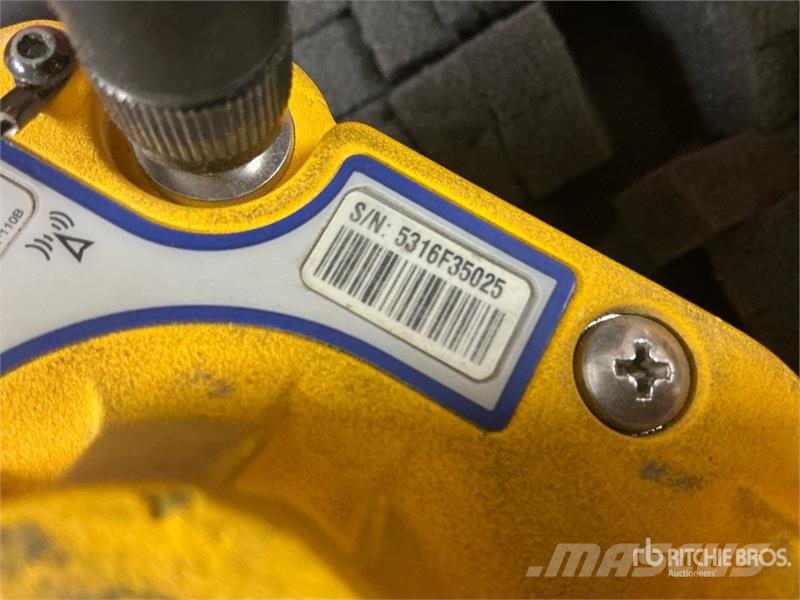 Trimble SPS985 Base & Rover w/ Tablet. - Fits Crawler Doze Instruments, measuring and automation equipment