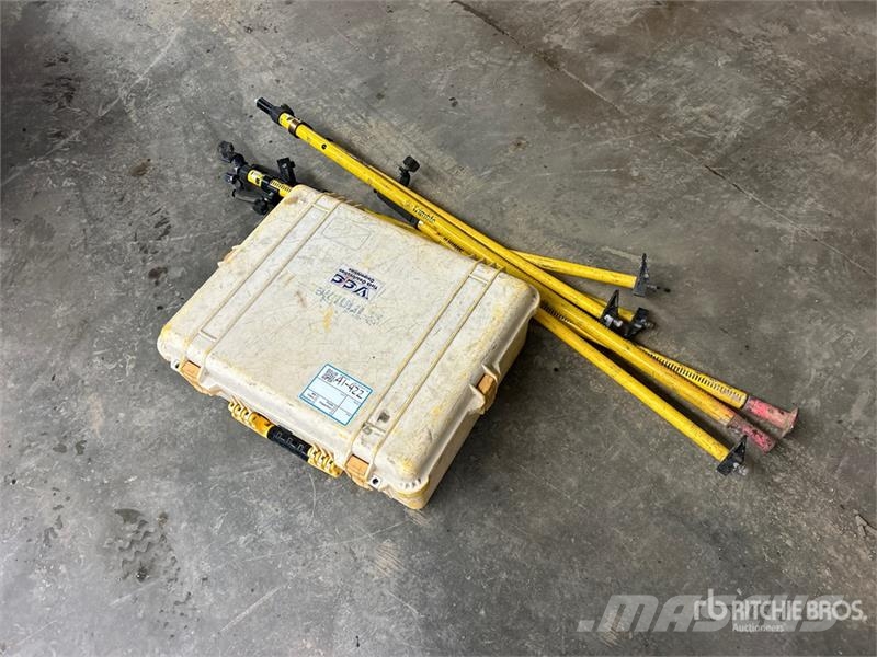 Trimble SPS985 Grade Control GNSS Receiver Ďalšie komponenty