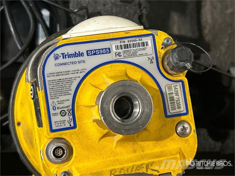 Trimble SPS985 Grade Control GNSS Receiver Ďalšie komponenty