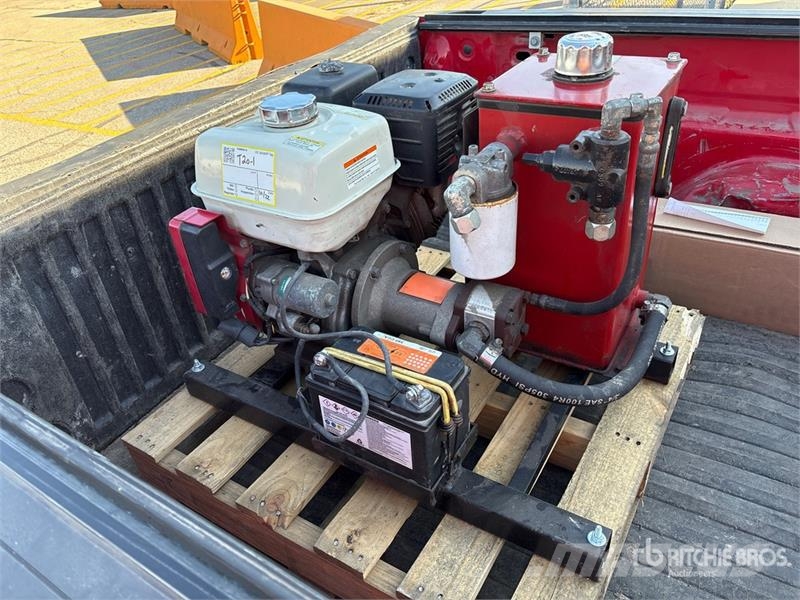  Twin Hydraulics Low Boy Trailer Pony Motor, Honda  Andre komponenter