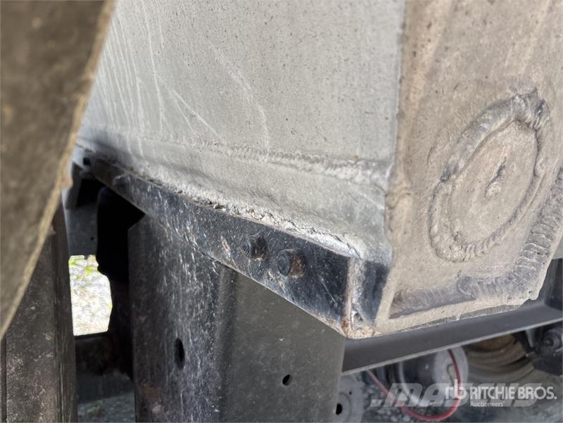  Ultra Lite 38 ft 0 in T/A Aluminum End Dump Traile 傾卸式拖車