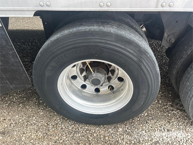 Utility 3000R Semi-trailer med Kølefunktion