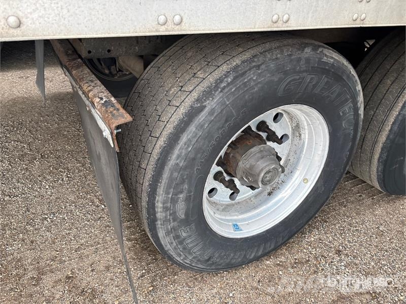 Utility 4000D-X Furgons