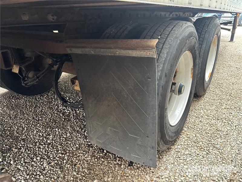 Utility 48 ft x 102 in T/A Van Trailer (Inoperable) Прицепы-фургоны