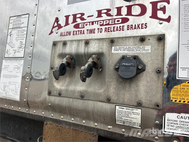 Utility 50 ft T/A Spread Axle Curtain Side Trailer Tents