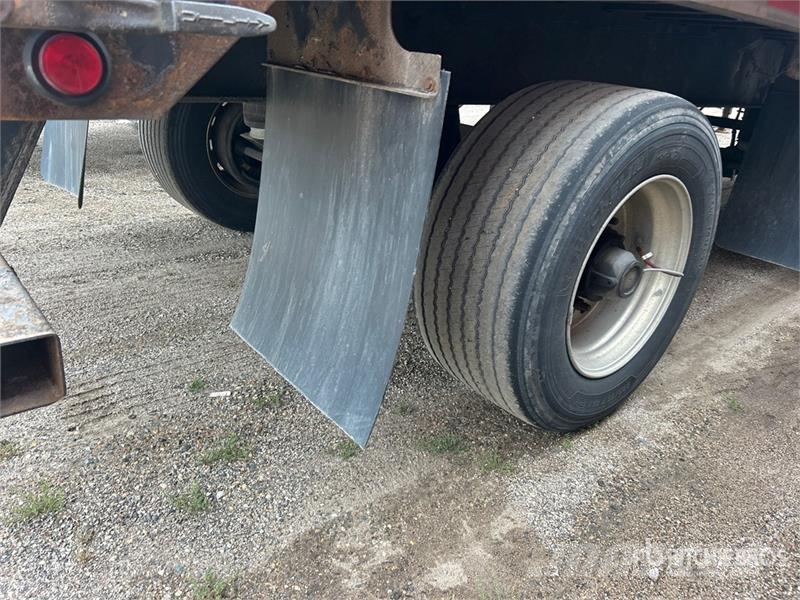 Utility 50 ft T/A Spread Axle Curtain Side Trailer Tents