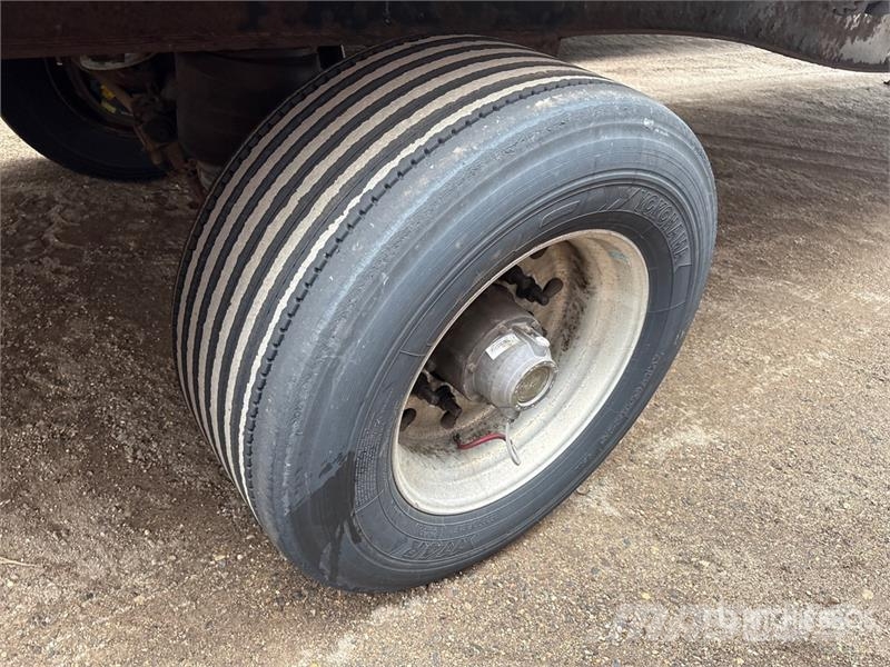 Utility 50 ft T/A Spread Axle Curtain Side Trailer Curtainsideranhänger