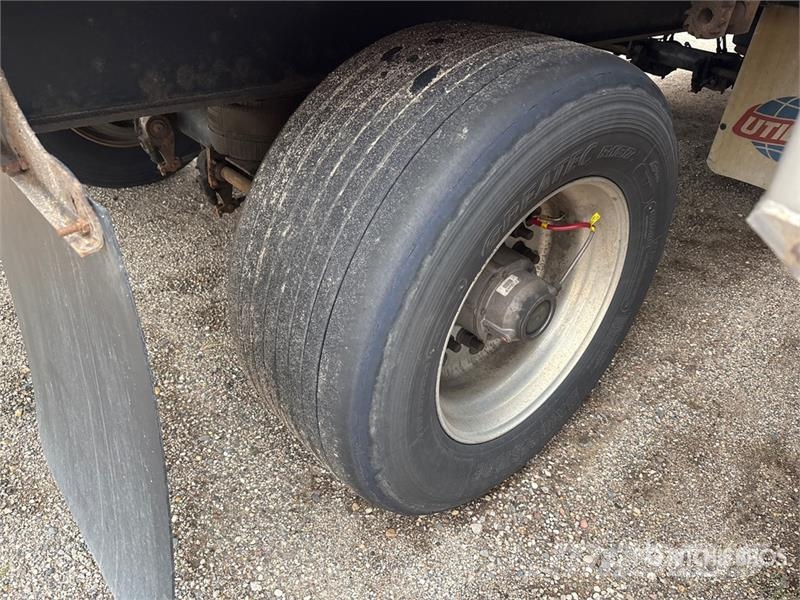 Utility 50 ft T/A Spread Axle Curtain Side Trailer Curtainsideranhänger