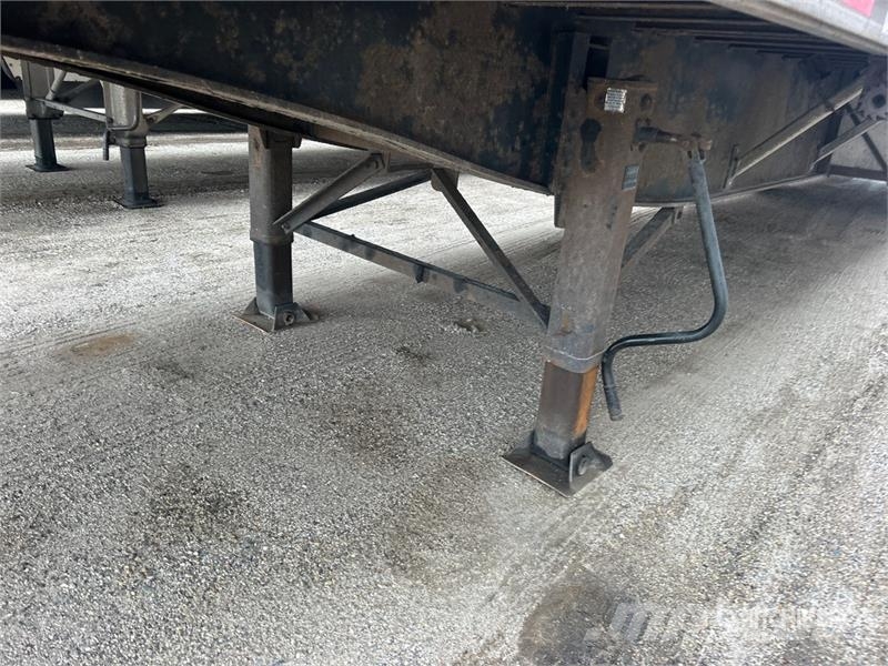 Utility 50 ft T/A Spread Axle Curtain Side Trailer Tents