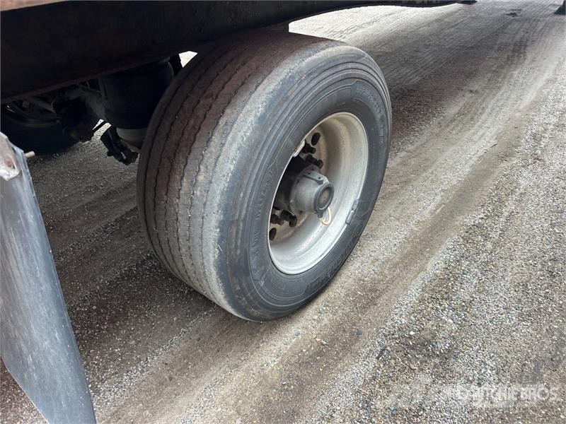 Utility 50 ft T/A Spread Axle Curtain Side Trailer Tents
