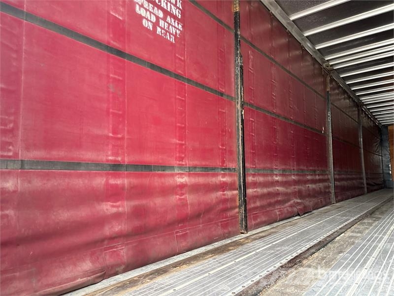 Utility 50 ft T/A Spread Axle Curtain Side Trailer Curtainsideranhänger