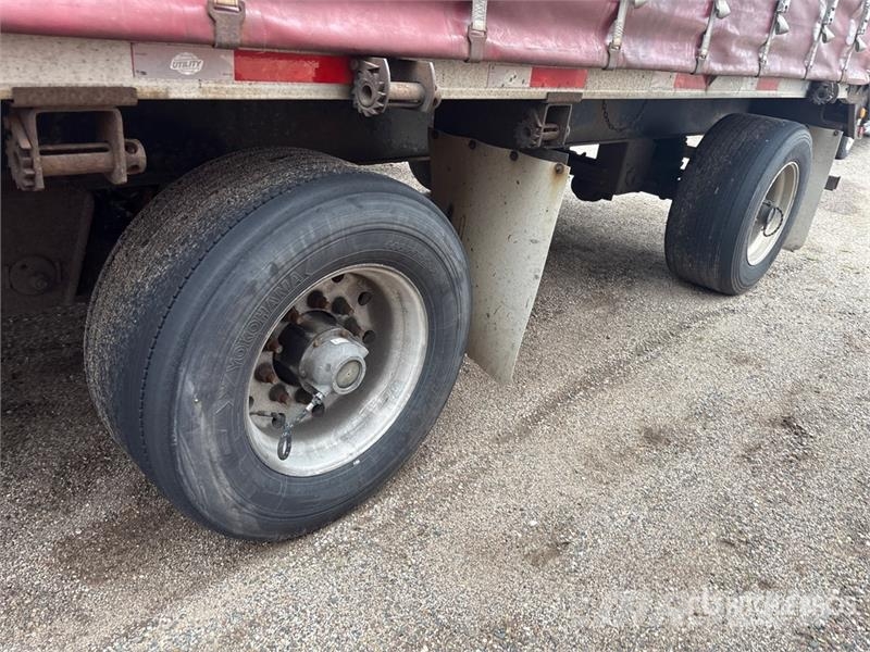 Utility 50 ft T/A Spread Axle Curtain Side Trailer Curtainsideranhänger