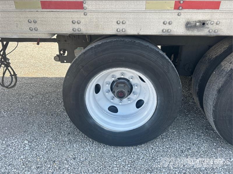 Utility 53 ft x 102 in T/A Refrigerated Trailer Puspriekabės su izoterminiu kėbulu