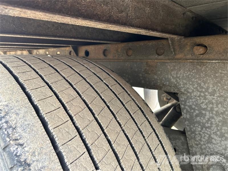 Utility 53 ft x 102 in T/A Van Trailer Reboques baú