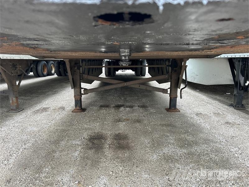 Utility 53 ft x 102 in T/A Van Trailer مقطورات ذات هيكل صندوقي